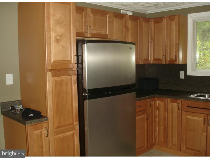 8 Flury Lane Clementon, NJ 08021 - Photo 3 of 19 Kitchen