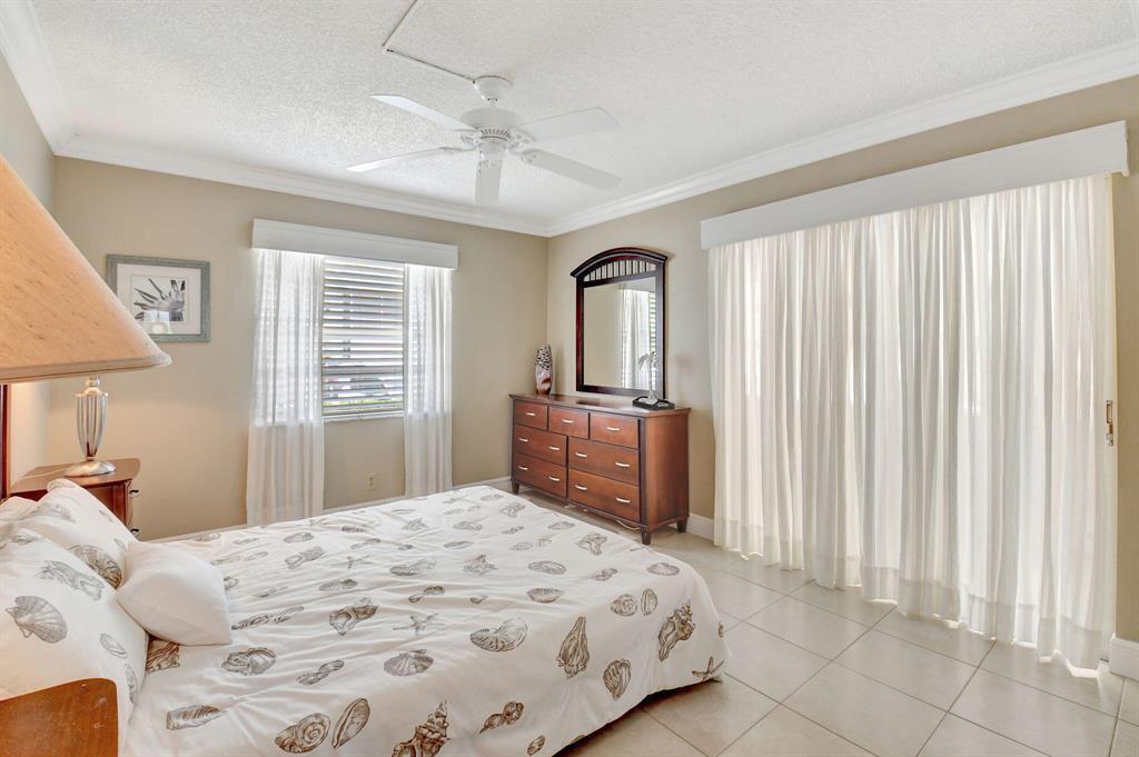 595 Normandy Lane Delray Beach, FL 33484 - Photo 9 of 16 q5