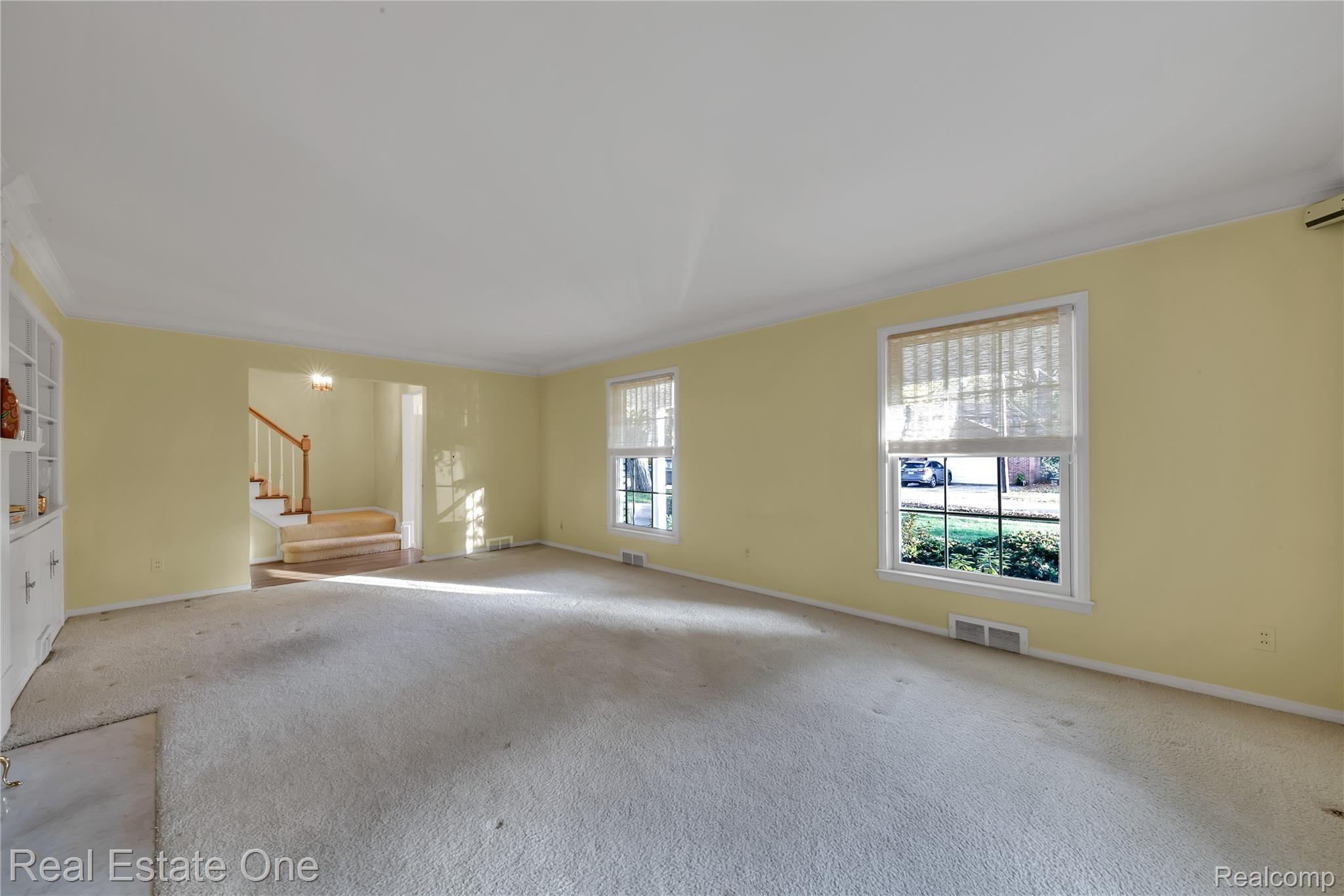 843 Tottenham Road Birmingham, MI 48009 - Photo 9 of 33 843 Tottenham - HD Drone Photography -13.jpg