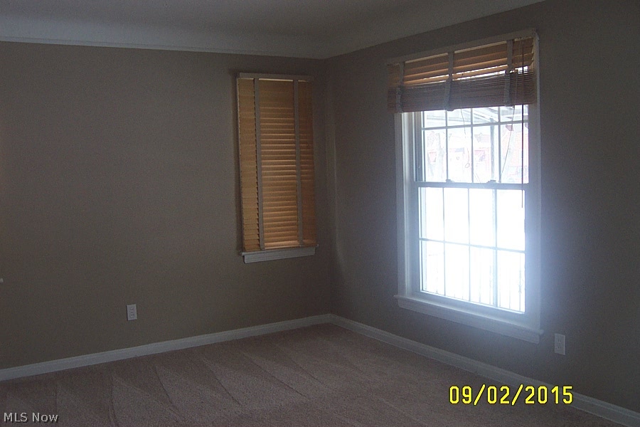 12904 Grannis Road Cleveland, OH 44125 - Photo 6 of 11 Living room