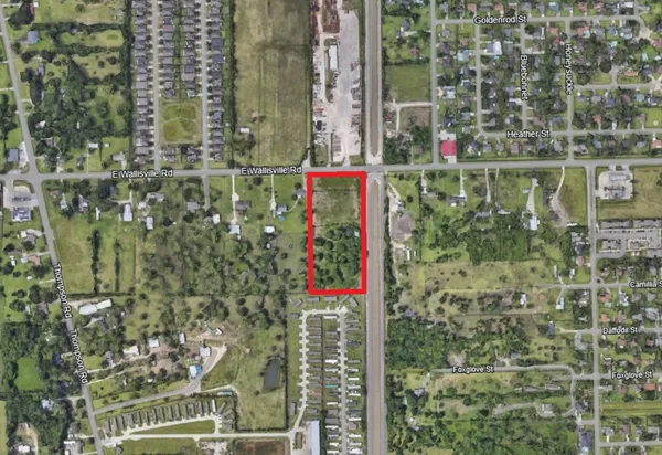 $695,000 | 2020 East Wallisville Road, Highlands, TX 77562