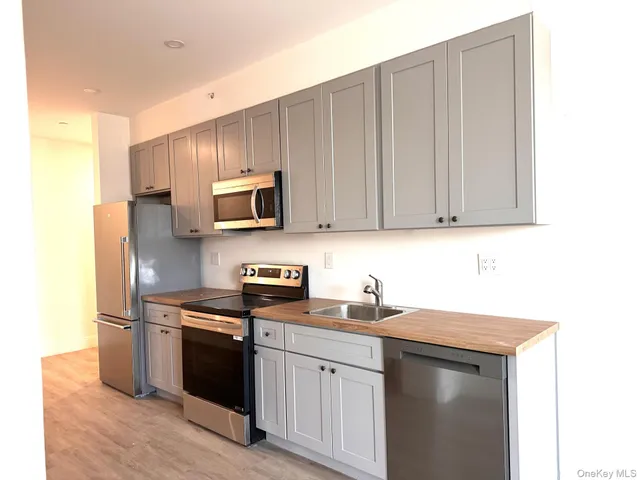 $3,695 | 362 West Merrick Road, Unit 101, Valley Stream, NY 11580