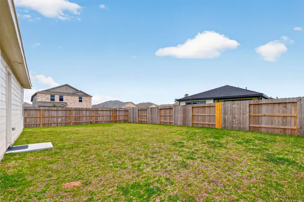 $2,000 | 10720 Ellerston Road, Cleveland, TX 77327