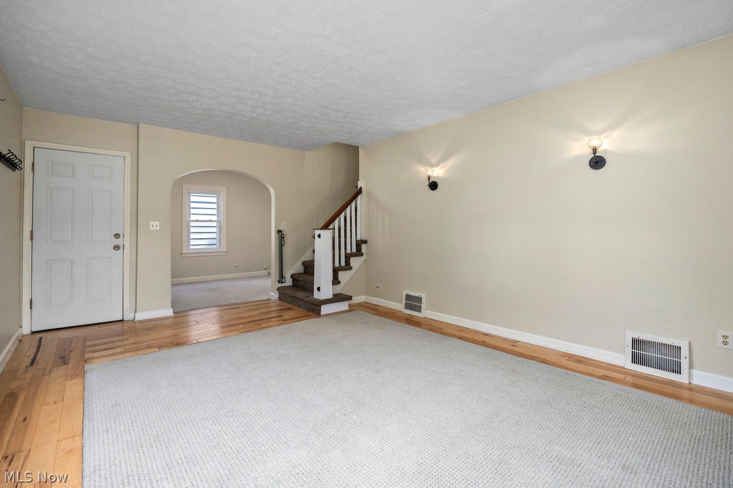 5459 Ridgewood Street Lorain, OH 44055 - Photo 2 of 38