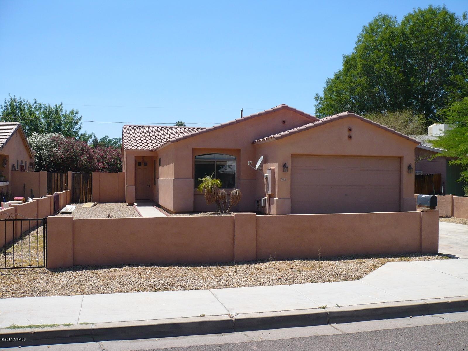 2214 North 28th Street Phoenix, AZ 85008 - Photo 1 of 9 Bautista 002