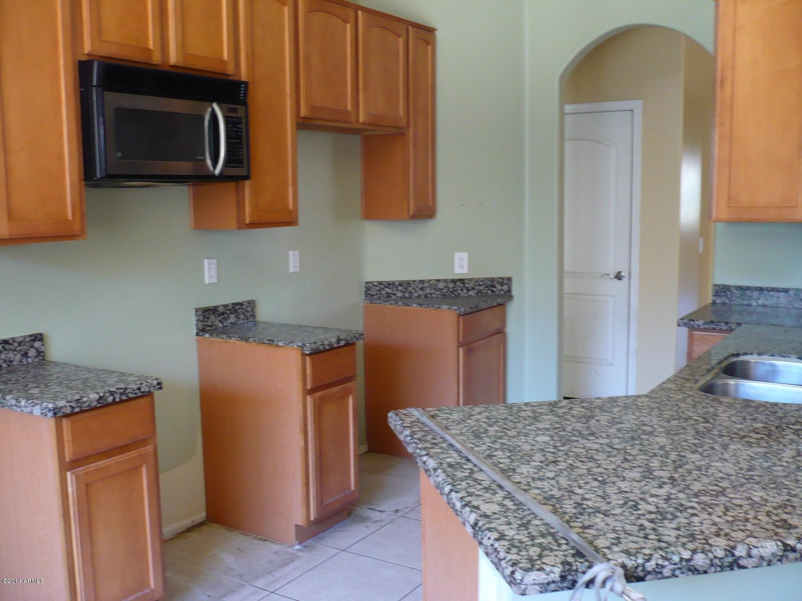 2214 North 28th Street Phoenix, AZ 85008 - Photo 3 of 9 Bautista 003