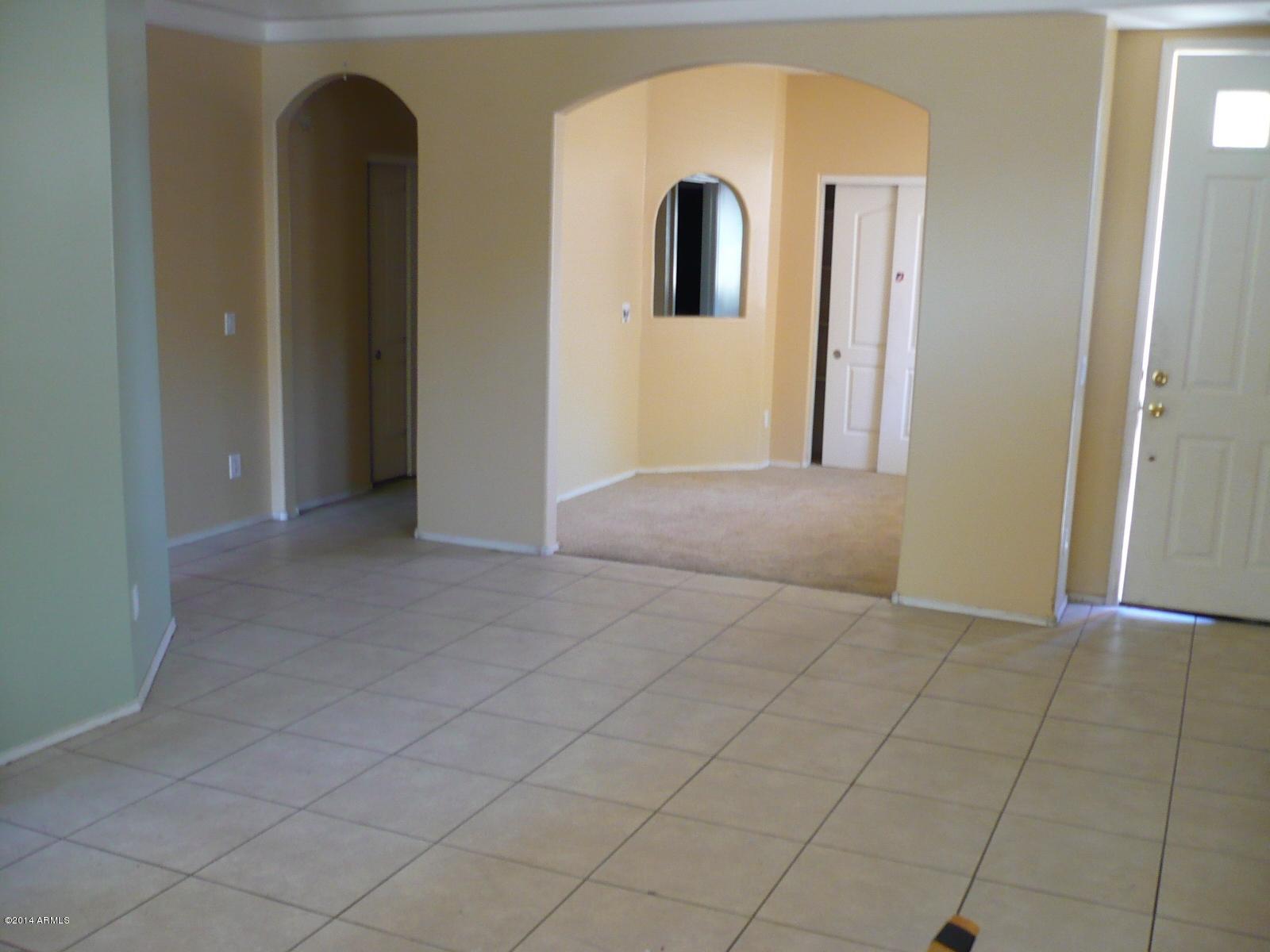 2214 North 28th Street Phoenix, AZ 85008 - Photo 4 of 9 Bautista 006