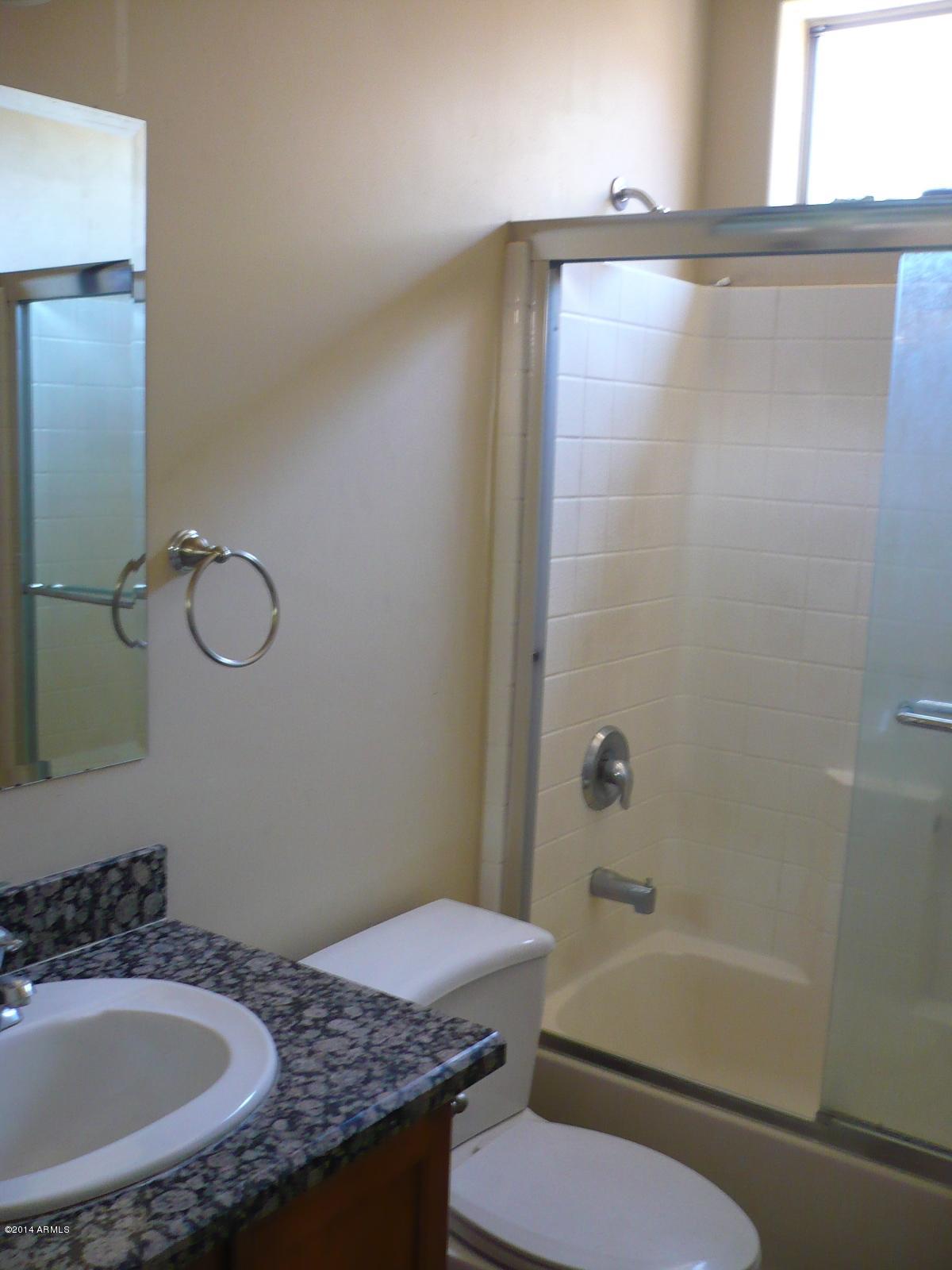2214 North 28th Street Phoenix, AZ 85008 - Photo 7 of 9 Bautista 015