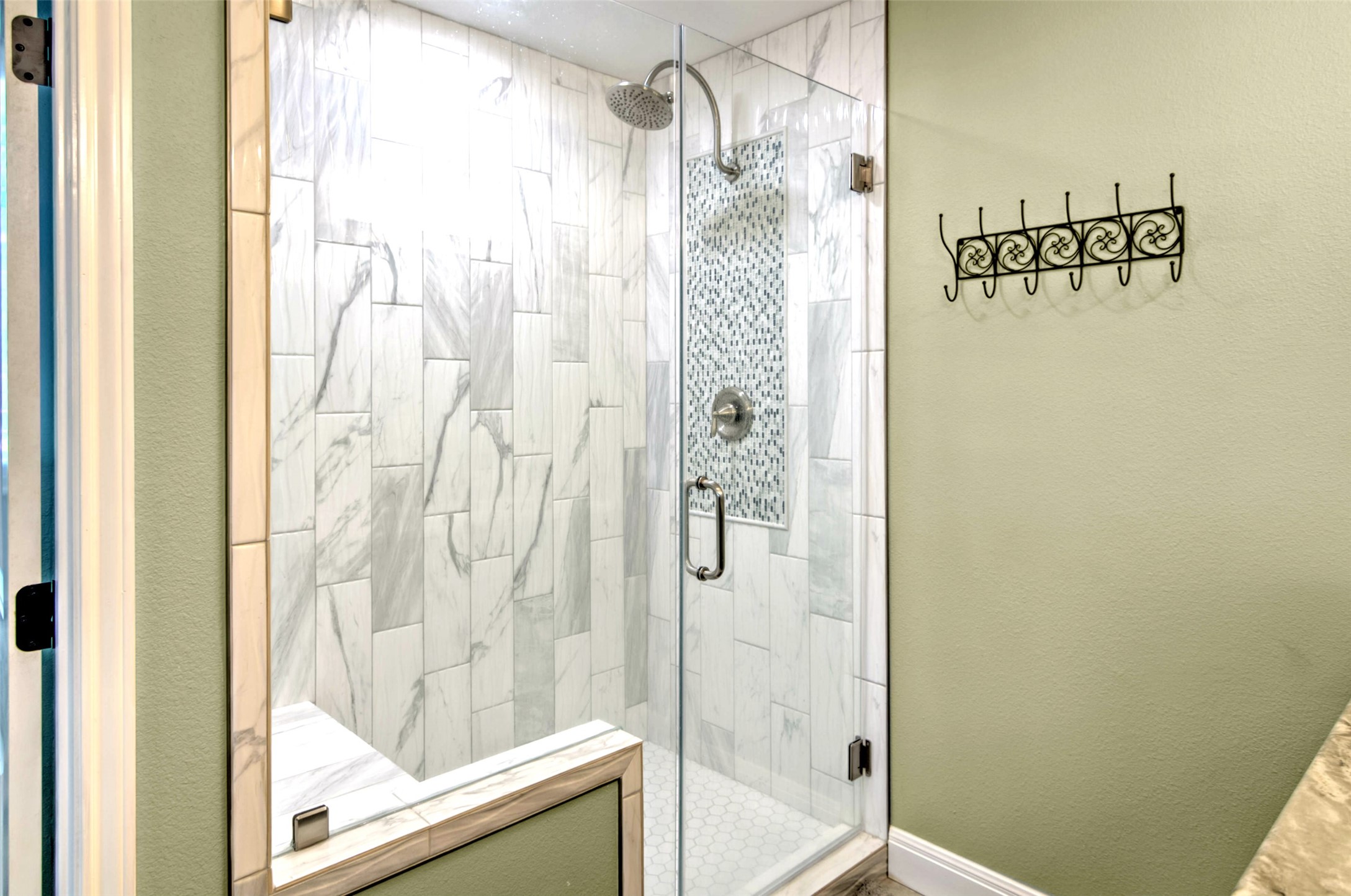 1526 Lakeside Drive West Canyon Lake, TX 78133 - Photo 20 of 35 An oversized walk-in shower includes dual function shower head and bench seating for the ladies.