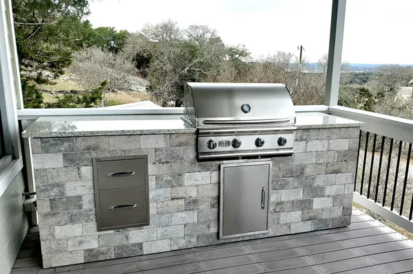 $2,990 | 1526 Lakeside Drive West, Canyon Lake, TX 78133
