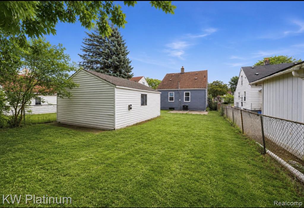 23809 Normandy Avenue Eastpointe, MI 48021 - Photo 17 of 29