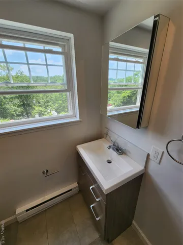 $1,400 | 101 Main Street, Unit 1, Brewster, NY 10509