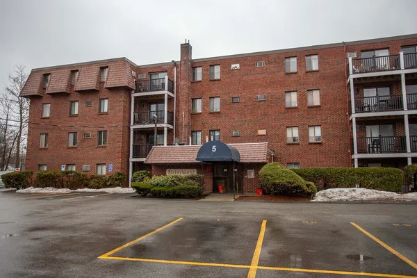 $2,600 | 5 Washington Street, Unit C9, Reading, MA 01867