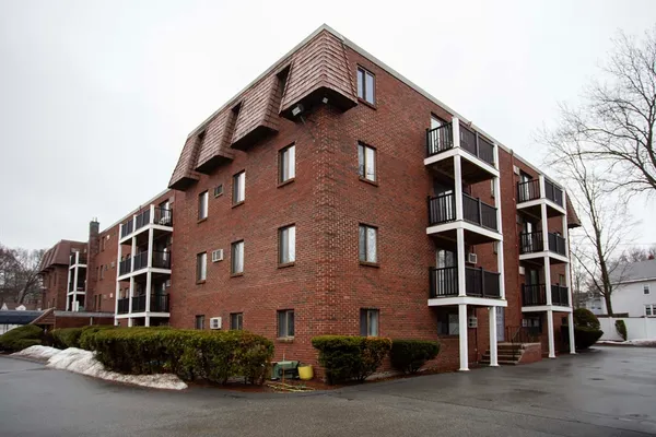 $2,600 | 5 Washington Street, Unit C9, Reading, MA 01867