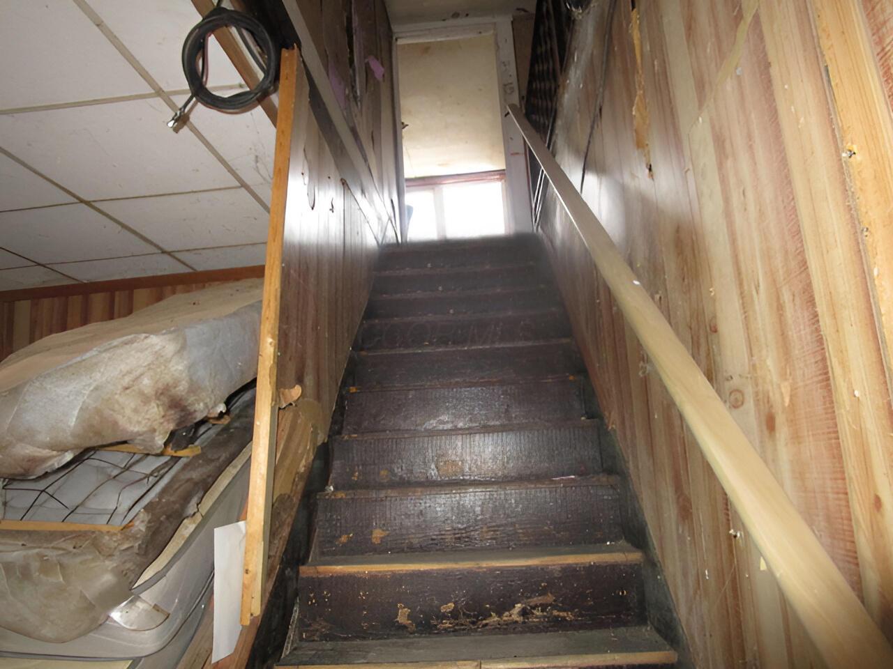 804 Hocking Road Belpre, OH 45714 - Photo 14 of 19 IMG_9304