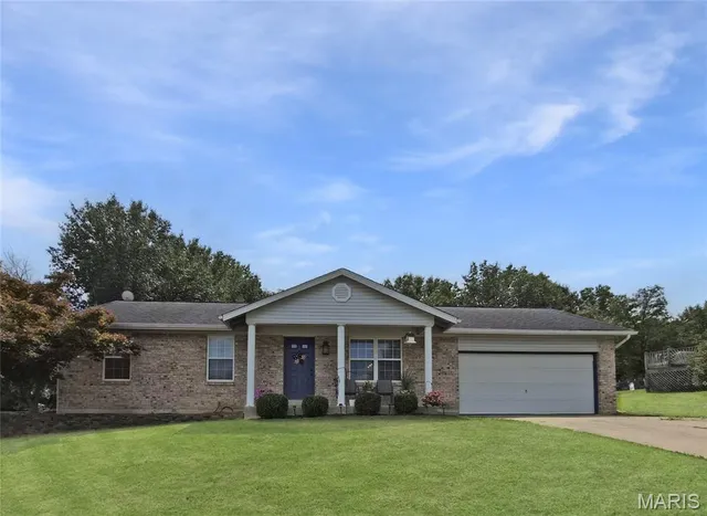 $269,000 | 158 Hickory Drive, Troy, MO 63379