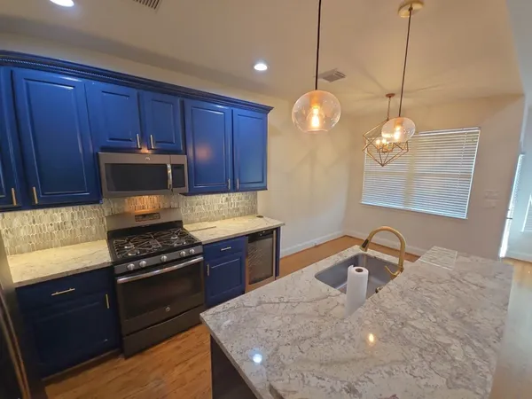 $2,295 | 306 Gregg Street, Houston, TX 77020