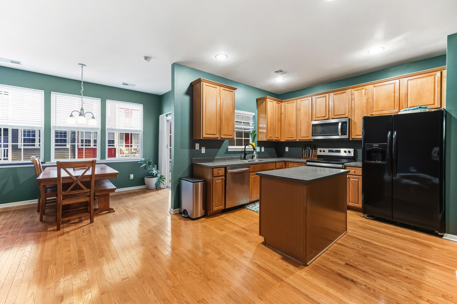 9038 Parlor Drive Ladson, SC 29456 - Photo 2 of 22 9038 Parlor Dr 12 of 39