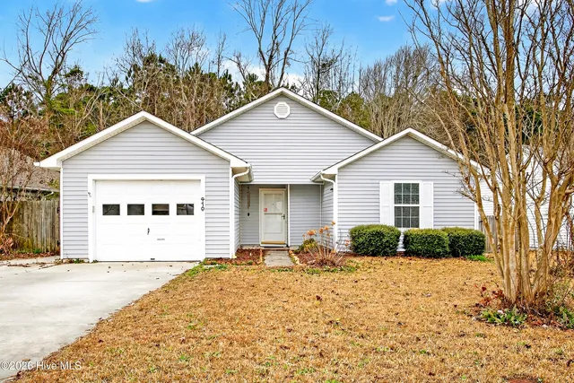 $274,900 | 410 Holly Lane, Swansboro, NC 28584