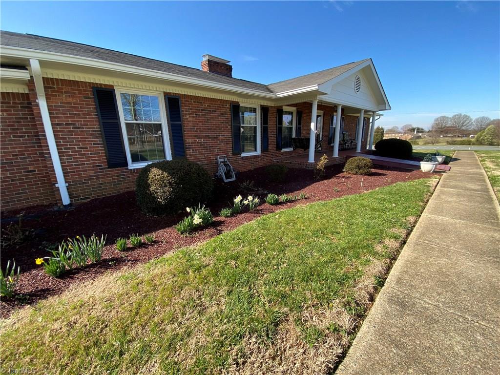 309 Newsome Road King, NC 27021 - Photo 6 of 30 Gallery Image 6