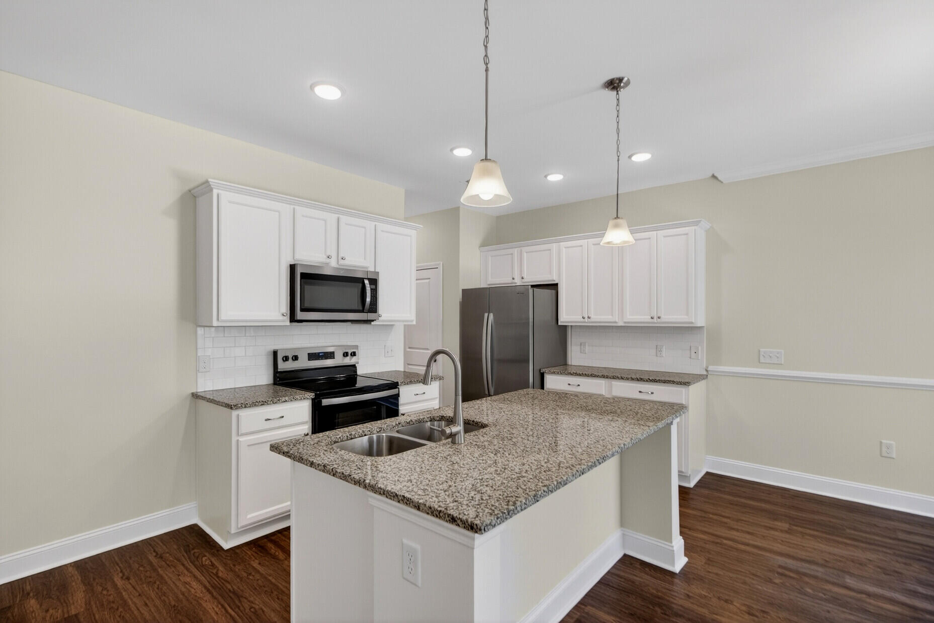 992 Theodore Road Mount Pleasant, SC 29429 - Photo 9 of 29 09_9_mls