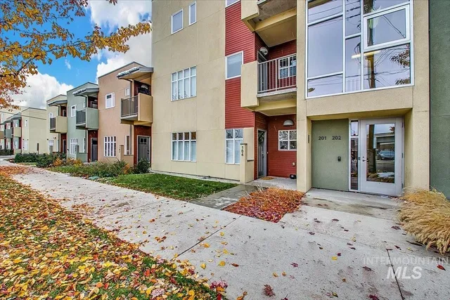 $399,900 | 1463 West Grand Avenue, Unit 104, Boise, ID 83702