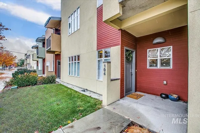 $399,900 | 1463 West Grand Avenue, Unit 104, Boise, ID 83702