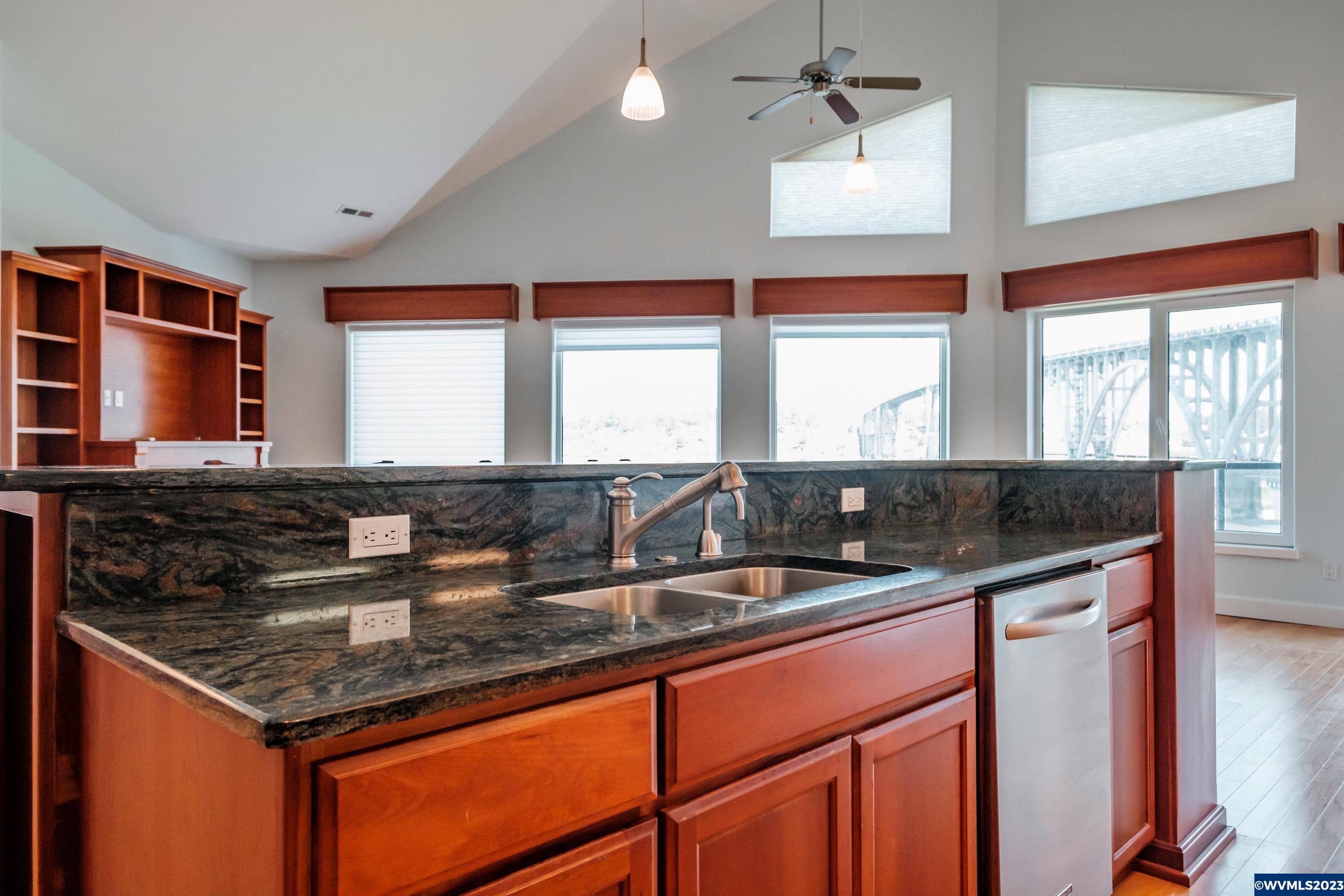 144 Southwest 26th Street Newport, OR 97366 - Photo 18 of 42