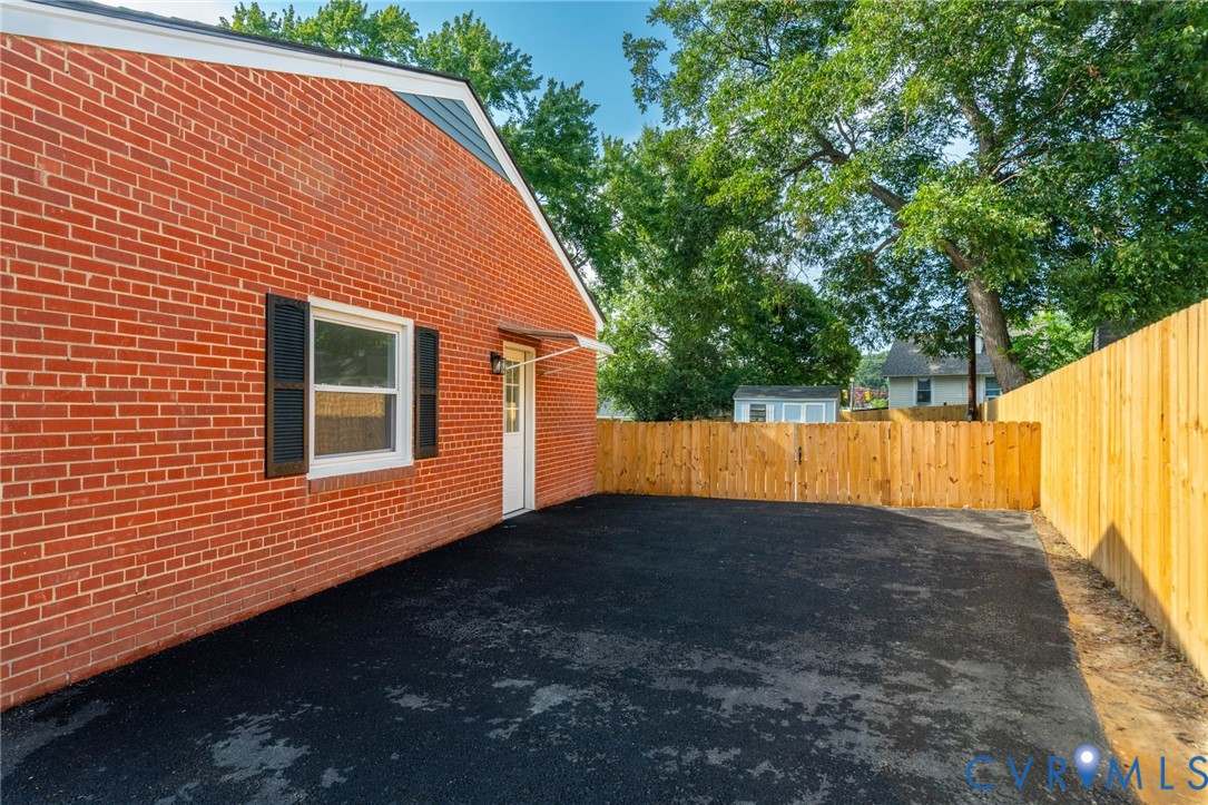 3122 Comet Road Henrico, VA 23294 - Photo 41 of 47 Newly Paved Driveway!