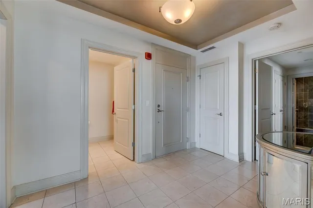 $4,200 | 232 North Kingshighway Boulevard, Unit 1102, St. Louis, MO 63108