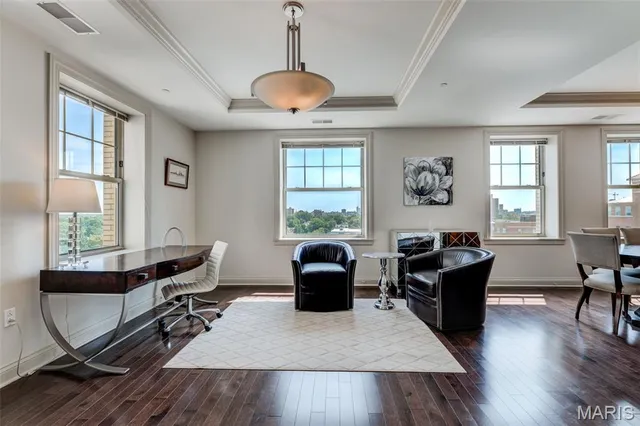 $4,200 | 232 North Kingshighway Boulevard, Unit 1102, St. Louis, MO 63108