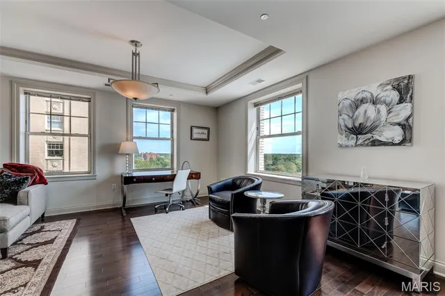 $4,200 | 232 North Kingshighway Boulevard, Unit 1102, St. Louis, MO 63108