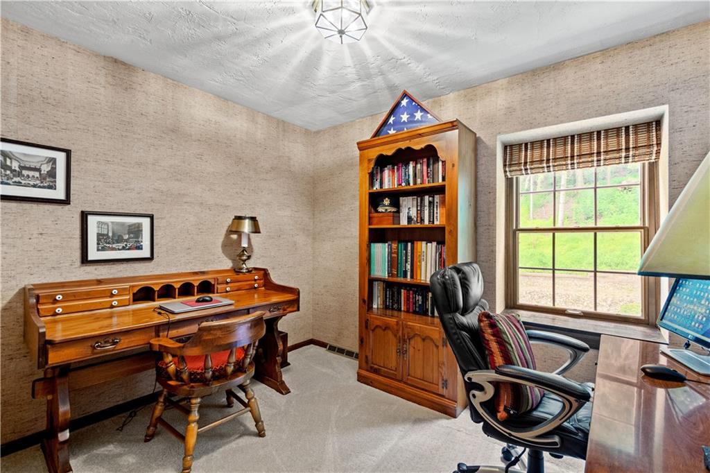 9343 North Florence Road Pittsburgh, PA 15237 - Photo 18 of 25 Gallery Image 18