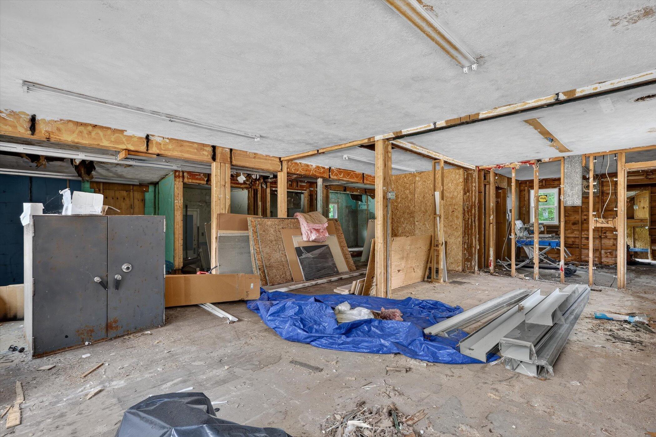 7820 Cascade Road Southeast Ada, MI 49301 - Photo 6 of 15 07-7820-Cascade-Rd-SE-WindowStill-Photog