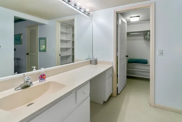 $6,000 | 17110 Waterbend Drive, Unit 219, Jupiter, FL 33477