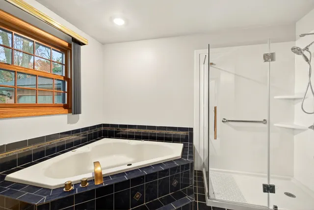 $800,000 | W913 West North Shore Drive, Montello, WI 53949