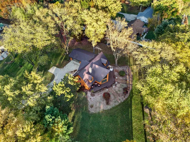 $800,000 | W913 West North Shore Drive, Montello, WI 53949