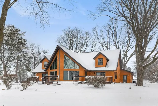 $800,000 | W913 West North Shore Drive, Montello, WI 53949