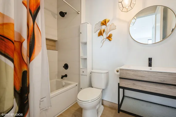 $700,000 | 505 North Hermitage Avenue, Chicago, IL 60622