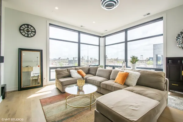 $700,000 | 505 North Hermitage Avenue, Chicago, IL 60622