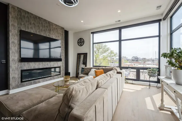 $700,000 | 505 North Hermitage Avenue, Chicago, IL 60622