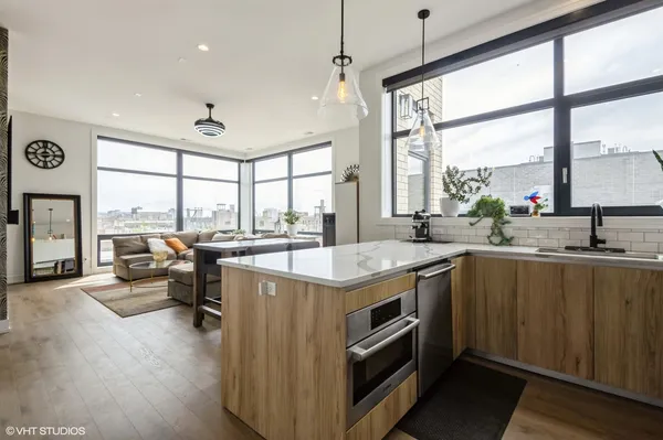 $700,000 | 505 North Hermitage Avenue, Chicago, IL 60622