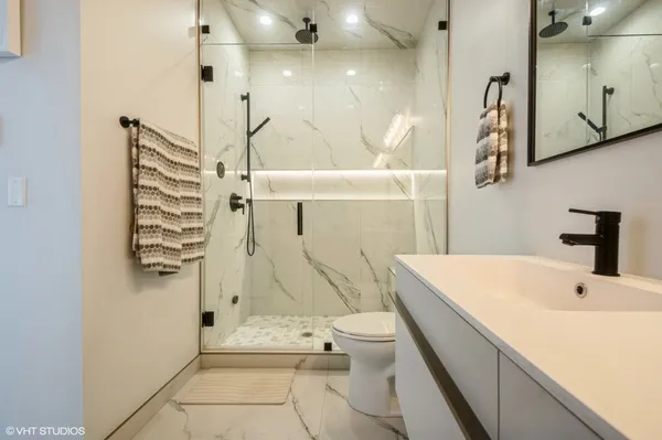 $700,000 | 505 North Hermitage Avenue, Chicago, IL 60622