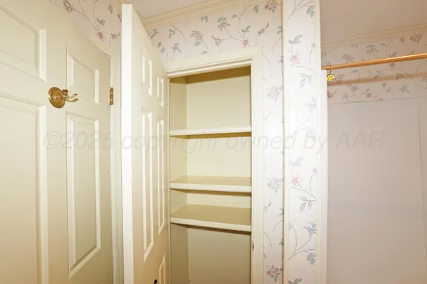a view of a garage room