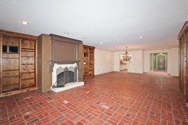 a view of a livingroom with a fireplace