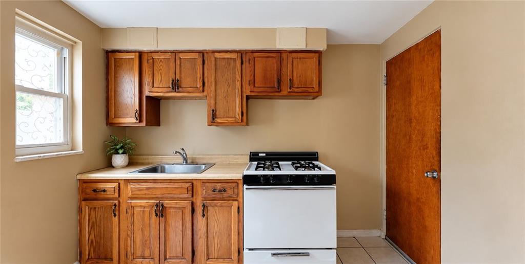 2022 Lindsay Road, Unit 1 Pittsburgh, PA 15221 - Photo 3 of 8 Gallery Image 3