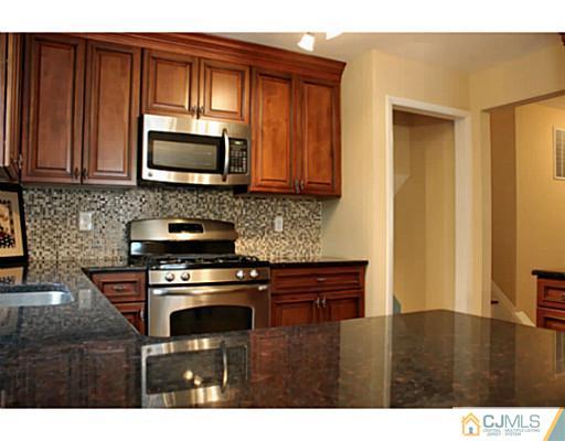 16 Larchmont Road Edison, NJ 08837 - Photo 14 of 25 Gallery Image 14