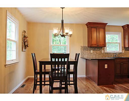 16 Larchmont Road Edison, NJ 08837 - Photo 15 of 25 Gallery Image 15