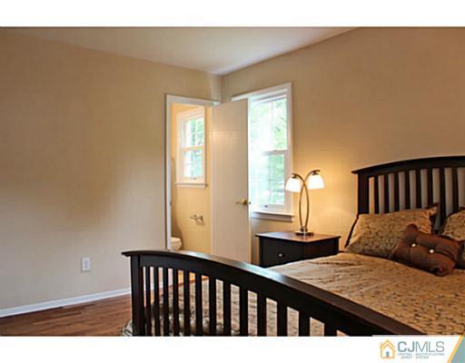 16 Larchmont Road Edison, NJ 08837 - Photo 18 of 25 Gallery Image 18