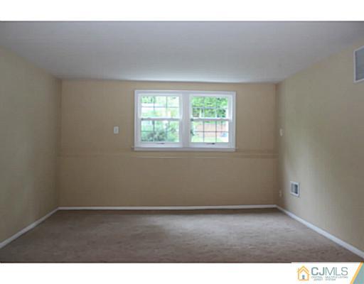 16 Larchmont Road Edison, NJ 08837 - Photo 20 of 25 Gallery Image 20